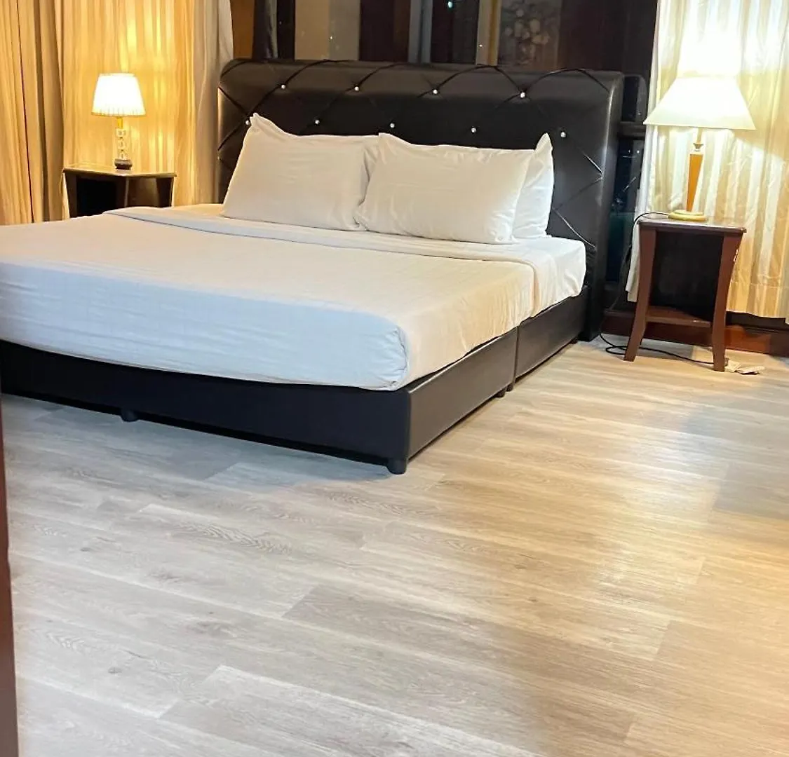 100 Service Suites At Times Square Kl Kuala Lumpur 0*,