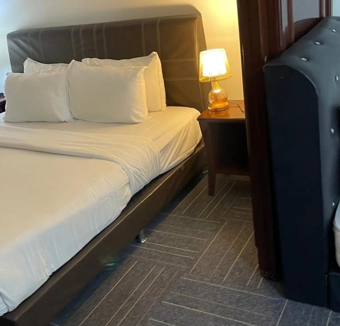 100 Service Suites At Times Square Kl Kuala Lumpur 0*,  Malezja